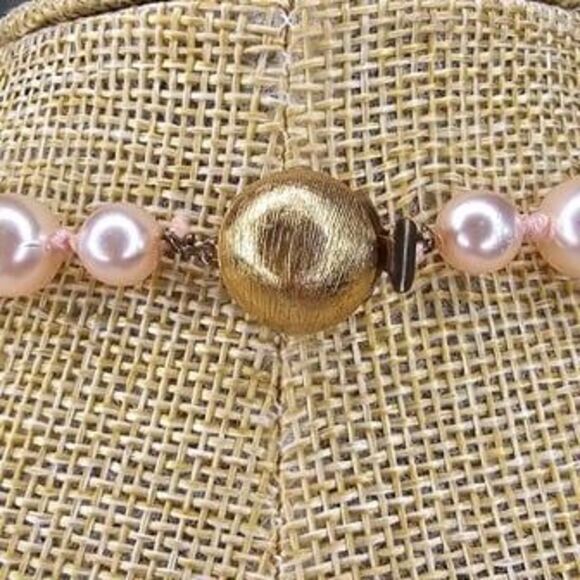 Vintage Xtra Long Graduated Pink Faux Pearl Beaded Necklace 43"L Round Box Clasp - Picture 3 of 3